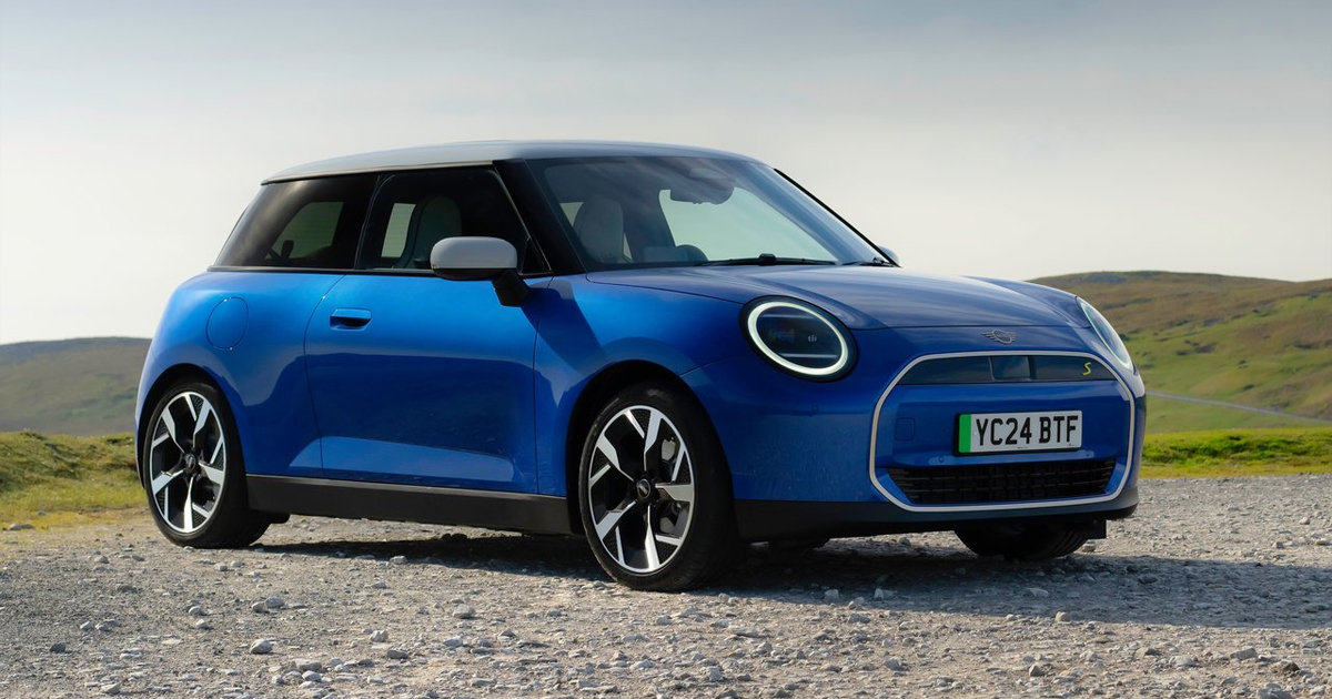 Front angle of a MINI Cooper Electric
