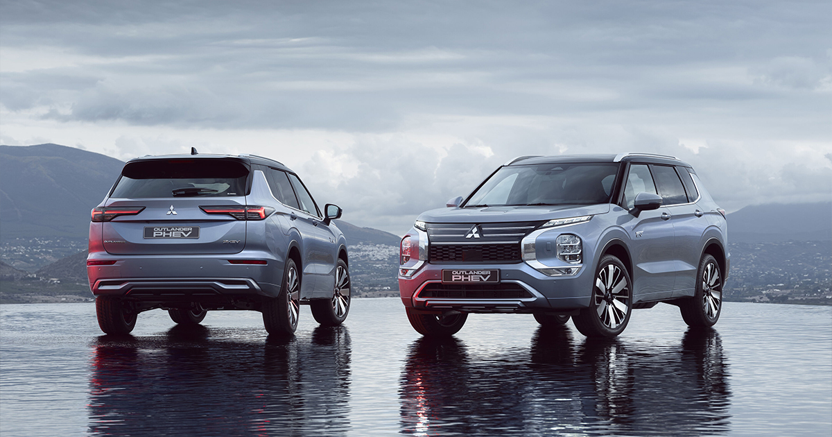 Front and rear angle of the new Mitsubishi Outlander PHEV