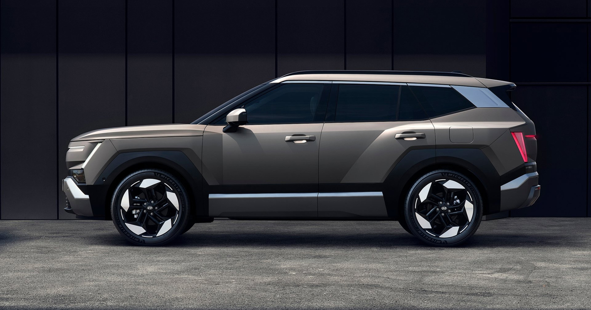 Side angle of the 2027 Hyundai Tucson SUV