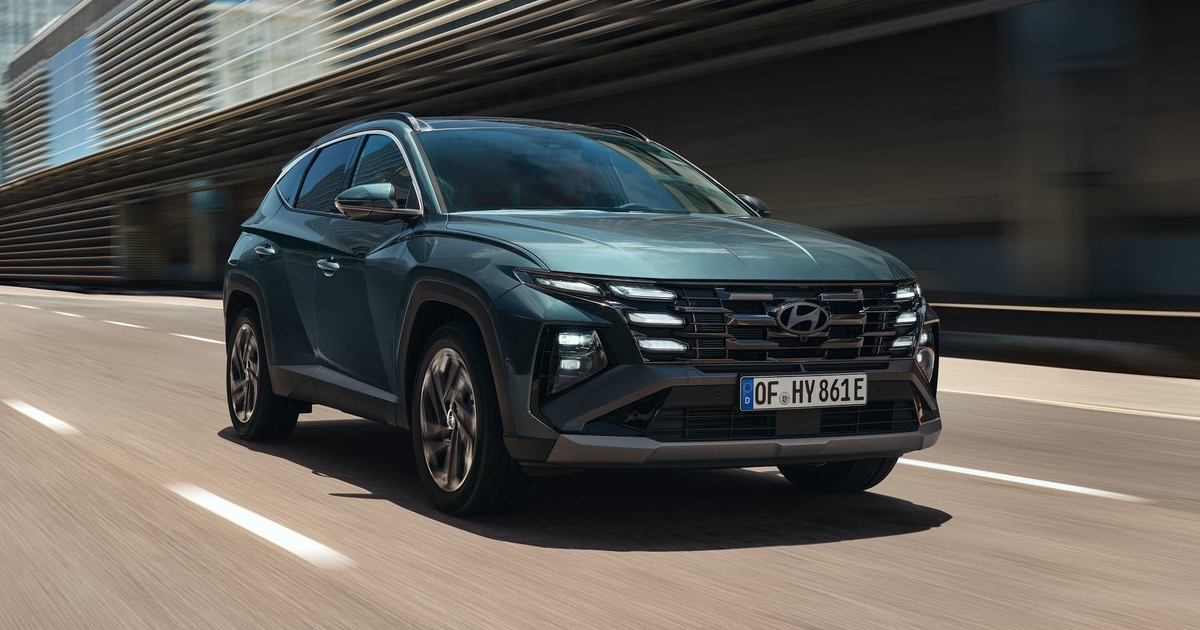 Hyundai Tucson driving