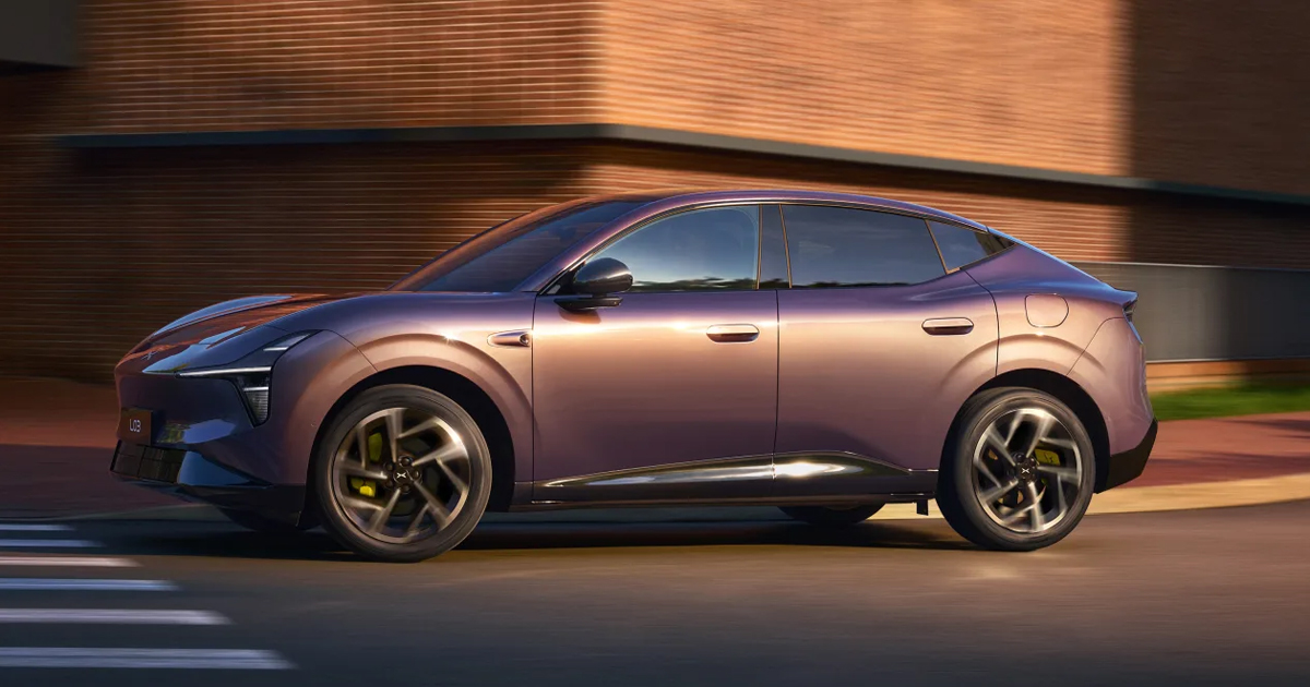 Side angle of the XPENG L03 driving