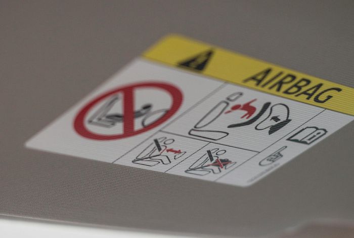 How do airbags work?