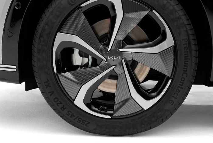 Do Electric Vehicles Need Different Tyres?