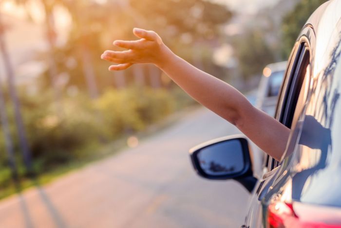 What Uses More Fuel: AC On or Windows Down?