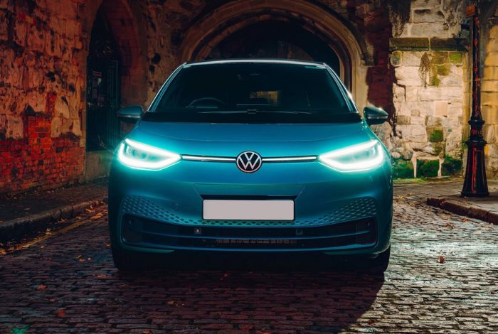 Government to Review Headlight Glare