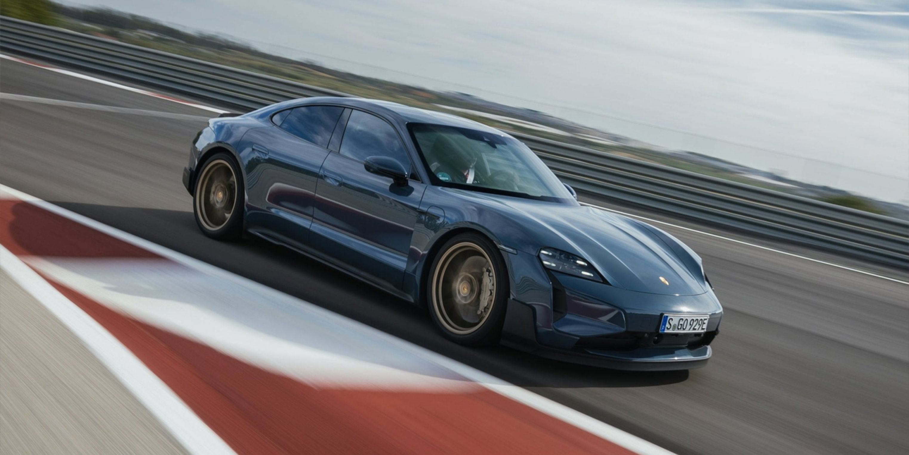 What's the Difference Between Understeer and Oversteer?