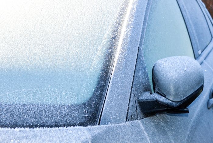 How to correctly de-ice your windscreen