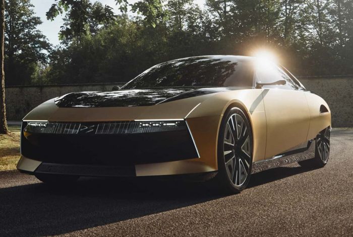 DS SM Tribute: A Striking Retro Concept