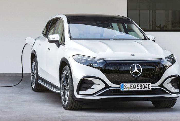 New Mercedes-Benz EQS SUV