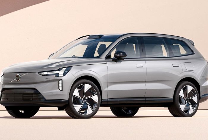New Volvo EX90