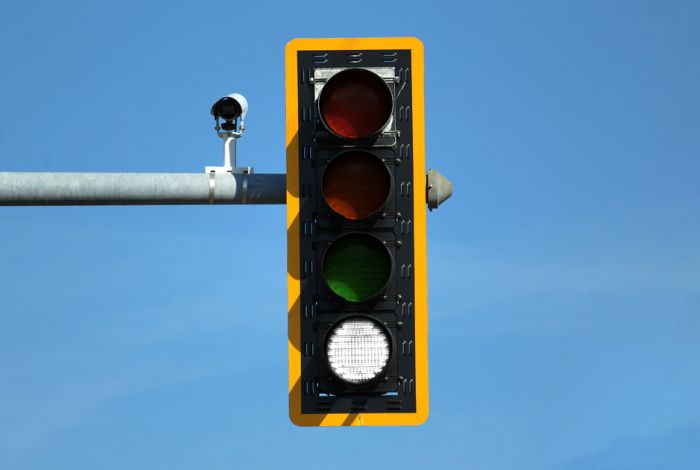 Study Says Future Traffic Lights Could Have 4 Colours